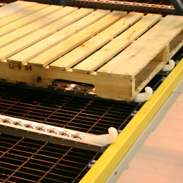 Pallet Flow Lanes With Bar Grating
