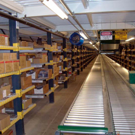 Cantilever Arms On Pallet Rack With Wire Decking