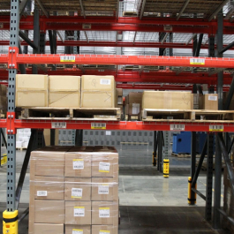 Pallet Storage Rack Bay With Plastic Bumpers