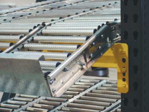 Knuckle shelf