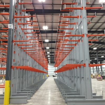 Cantilever Rack Aisle in Warehoues